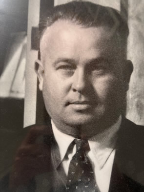 RCBA Past President, Robert Earl Nelson